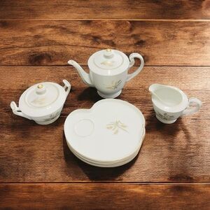 Hakusan "Gold Wheat" China Creamer, Sugar Bowl, Tea Pot & Snack Plates Japan